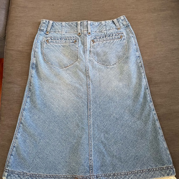 Cute middle length jeans with some laces. Very good used condition. - Picture 4 of 4